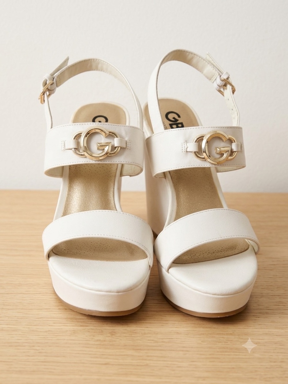 GBG Los Angeles White Faux Leather Platform Wedge Sandals Sz 8M Gold Hardware
